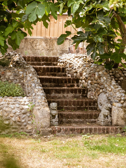 Robin Hood - Secret garden steps