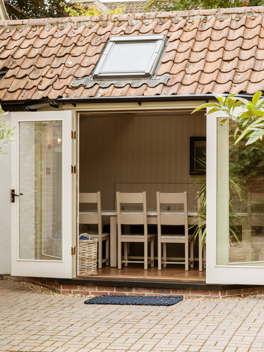 Robin Hood - View over the beautiful paved courtyard through to the bright and airy kitchen diner