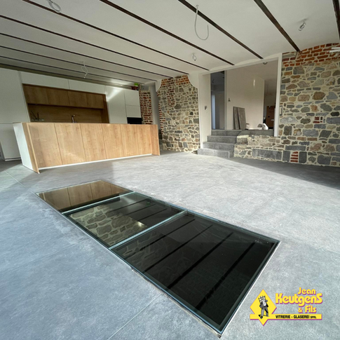 Dalle de sol en verre plancher en verre cave à vins vitrerie keutgens