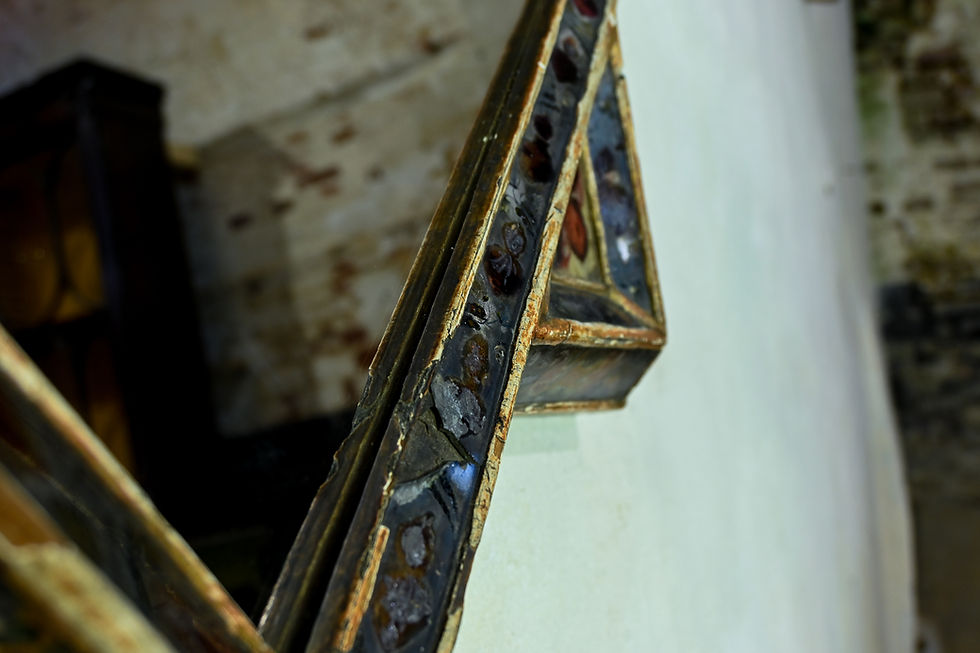 Thumbnail: An Early 18th Century Giltwood and Verre Églomisé Venetian Mirror