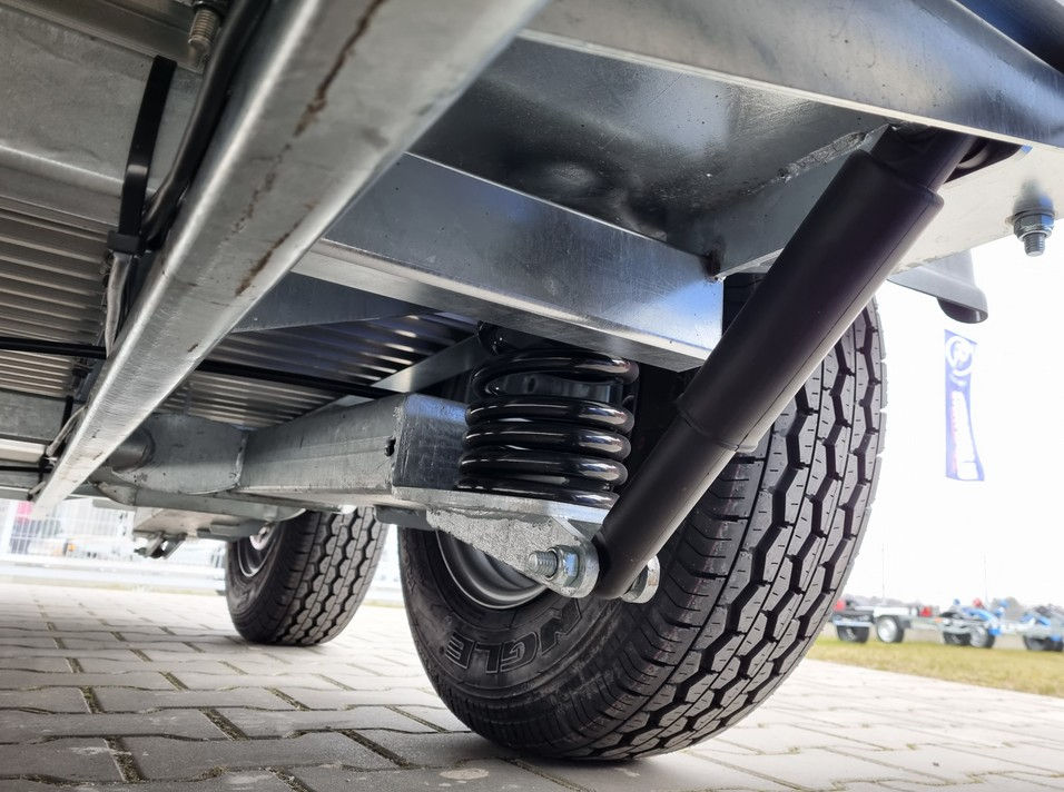 Miniature : Remorque Cheval Liberté Maxi 4 Optimax avec porte arrière et rampe latérale