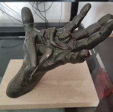 Lorenzo Quinn, Skulptur, italienisch, Confianza,
Vertrauen, Hand, Marmor, Stein, Wien, Breitenleer, Hand