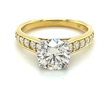 Round Brilliant Diamond Shoulders Ring 18kt Gold 1.80ct/ 0.40ct
