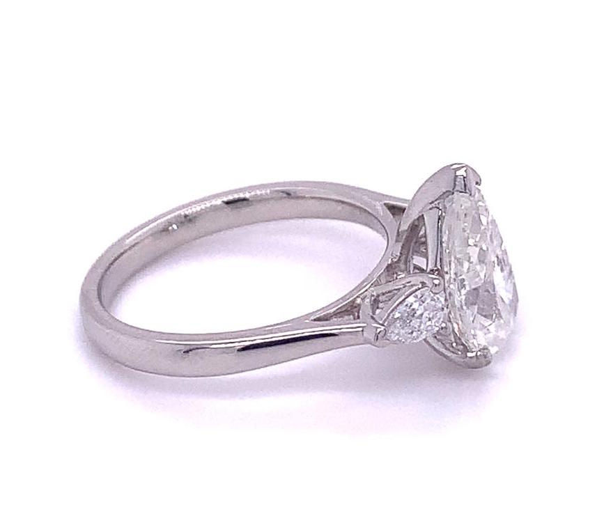 Thumbnail: Pear Diamond 3 Stone Ring Platinum 2.71ct