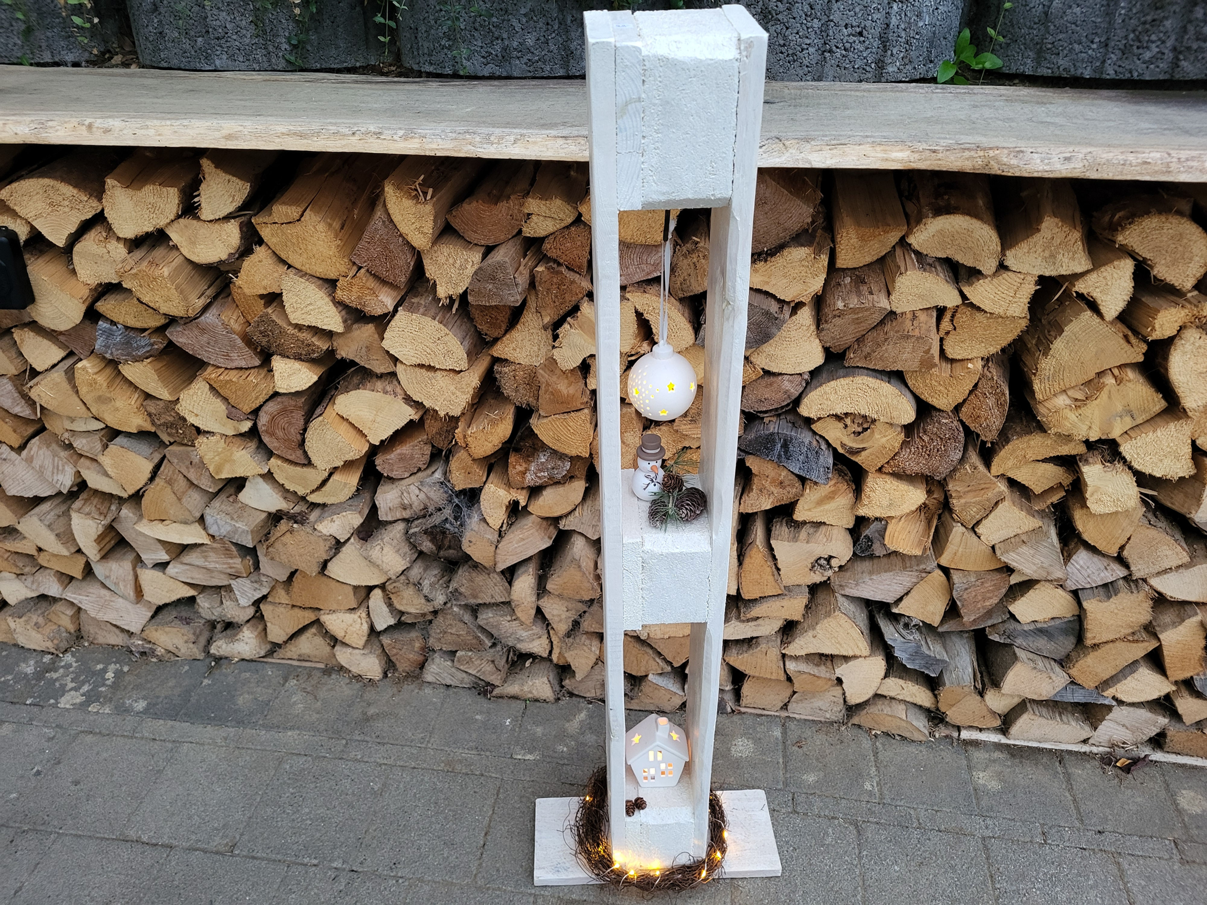 Windlicht / Laterne aus einer Europalette Weiß 