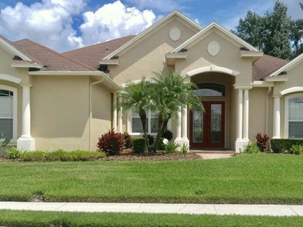 Curb appeal is important – but so is a home’s entryway when you are selling