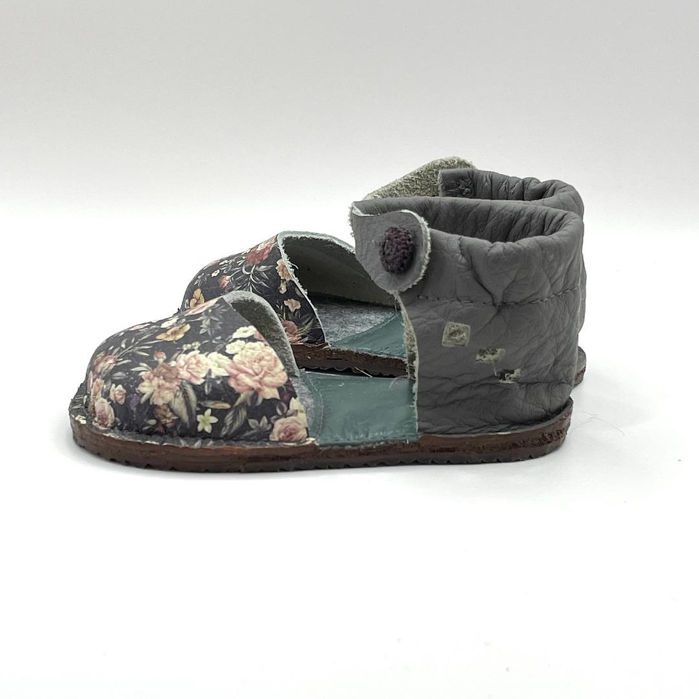 Thumbnail: Dark Grey floral closed sandal