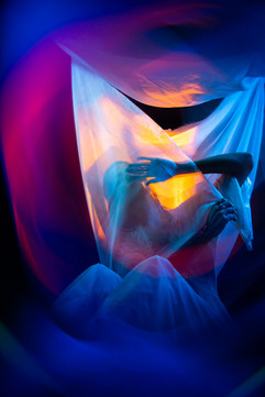 surrealismo e experimento com tecido e filtros da SZ filters no ensaio fotográfico autoral Onírico