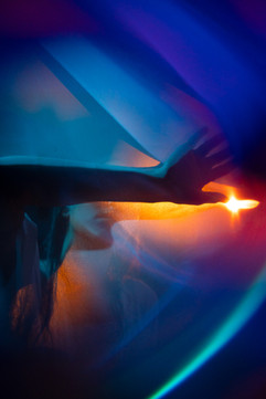 surrealismo e experimento com tecido e filtros da SZ filters no ensaio fotográfico autoral Onírico