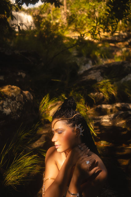 ensaio fotográfico autoral e artístico da elemental da aguá náiade na chapada dos veadeiros em alto paraíso de goiás