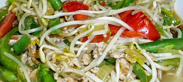 Ginisang Togue with Pork Giniling