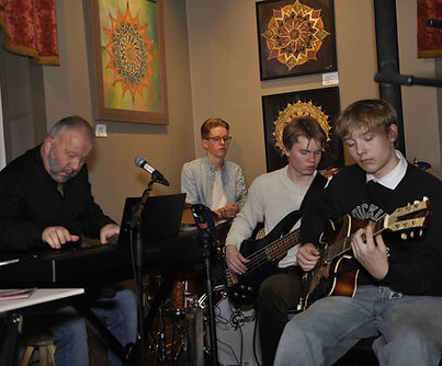 Ung scene_edited.jpg