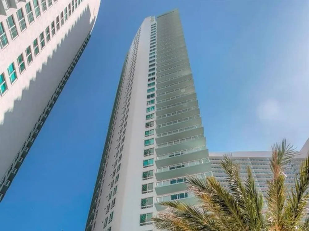 1900 Bayshore Dr.