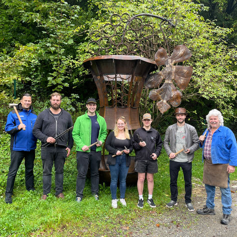 Murecker Berufsschüler:innen zu Gast bei Schmiedemeister Ewald Stani