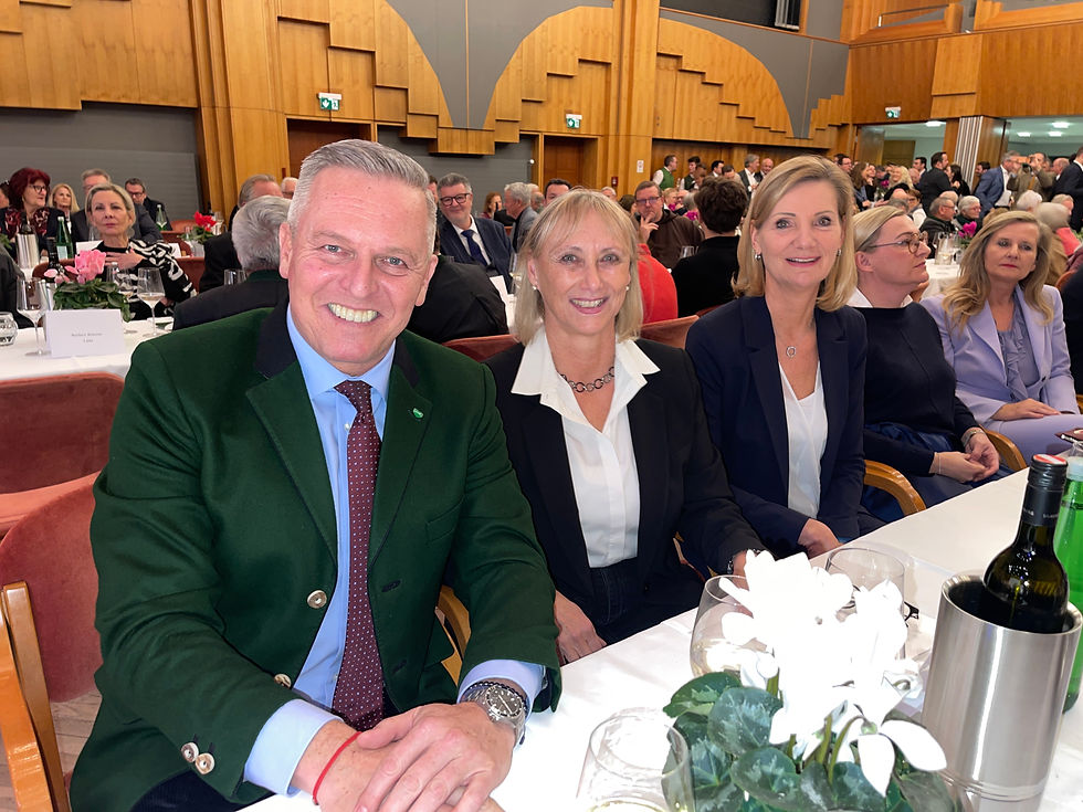 LH Mario Kunasek mit den Bezirkshauptfrauen Wiessegger-Eck  (Leibnitz) und Doris Bund (Deutschlandsberg)