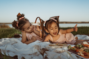 dallas texas family home shoot lifestyle photography picnic photography