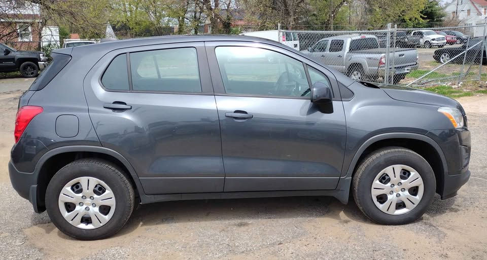 Thumbnail: 2016 Chevrolet Trax LS FWD