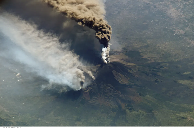 Le eruzioni vulcaniche più potenti possono causare un abbassamento delle temperature? Una ricerca indica di NO