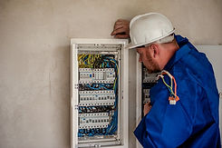 electrician-2755683_1280.jpg