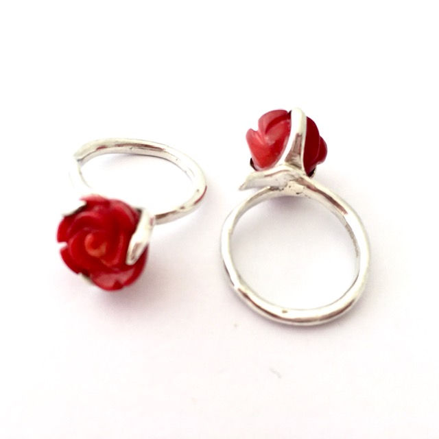 Thumbnail: Single Rose Ring