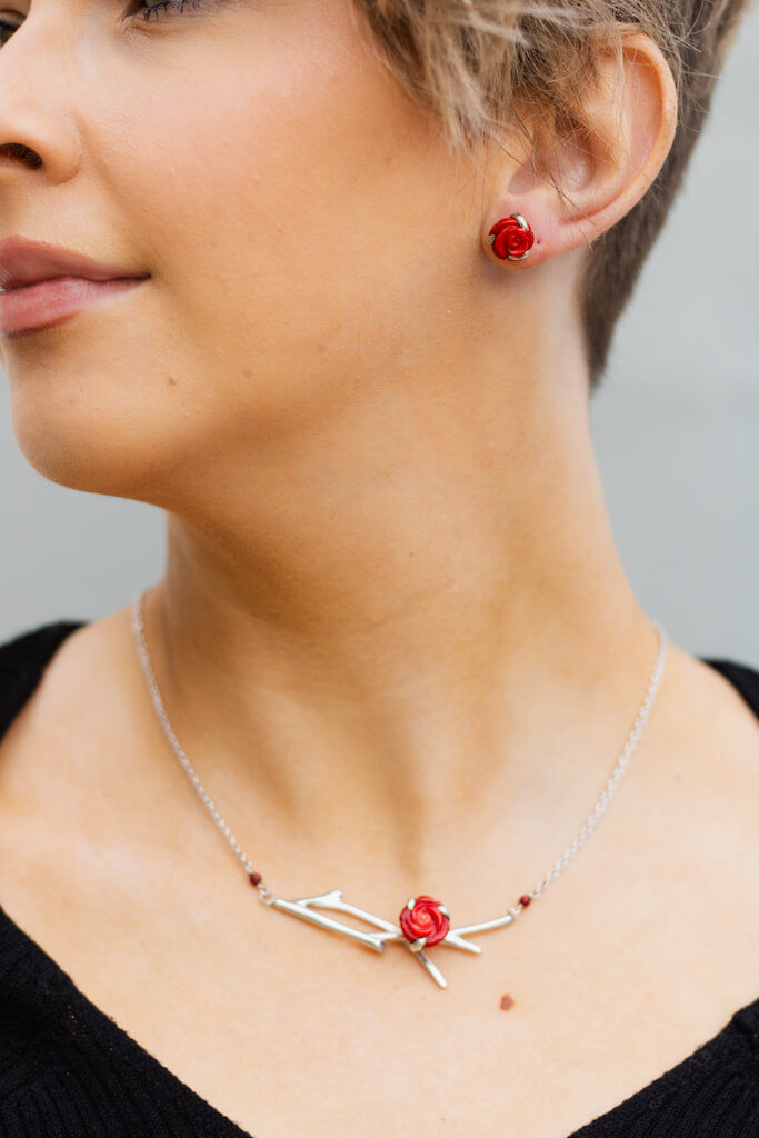 Red Rose Necklace and rose studs