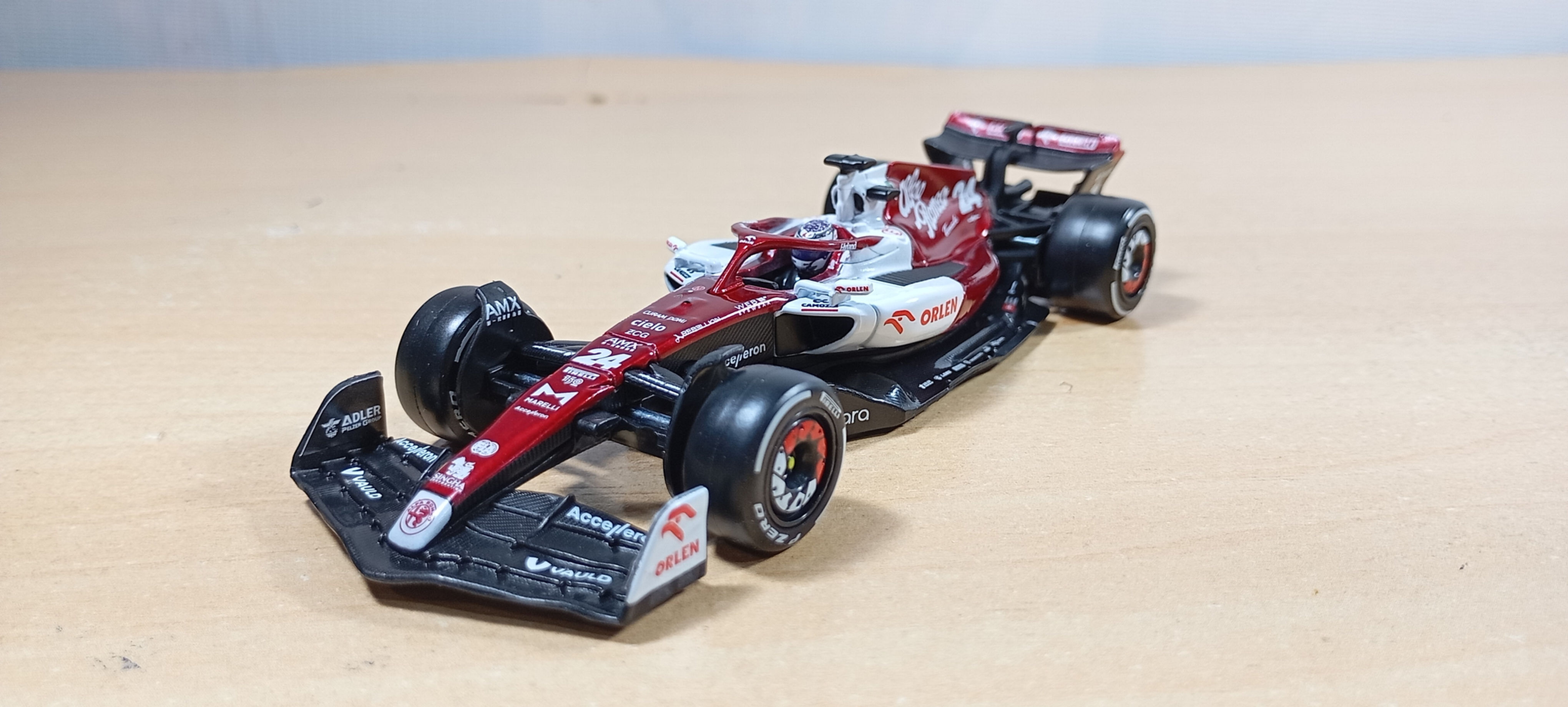 AUTO DE COMPETENCIA ALFA ROMEO F1 2022