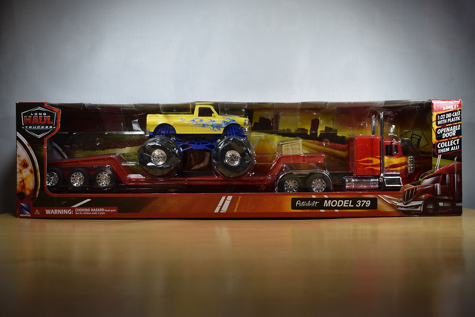 Miniatura: PETERBILT 379 LOWBOY CON MONSTER TRUCK