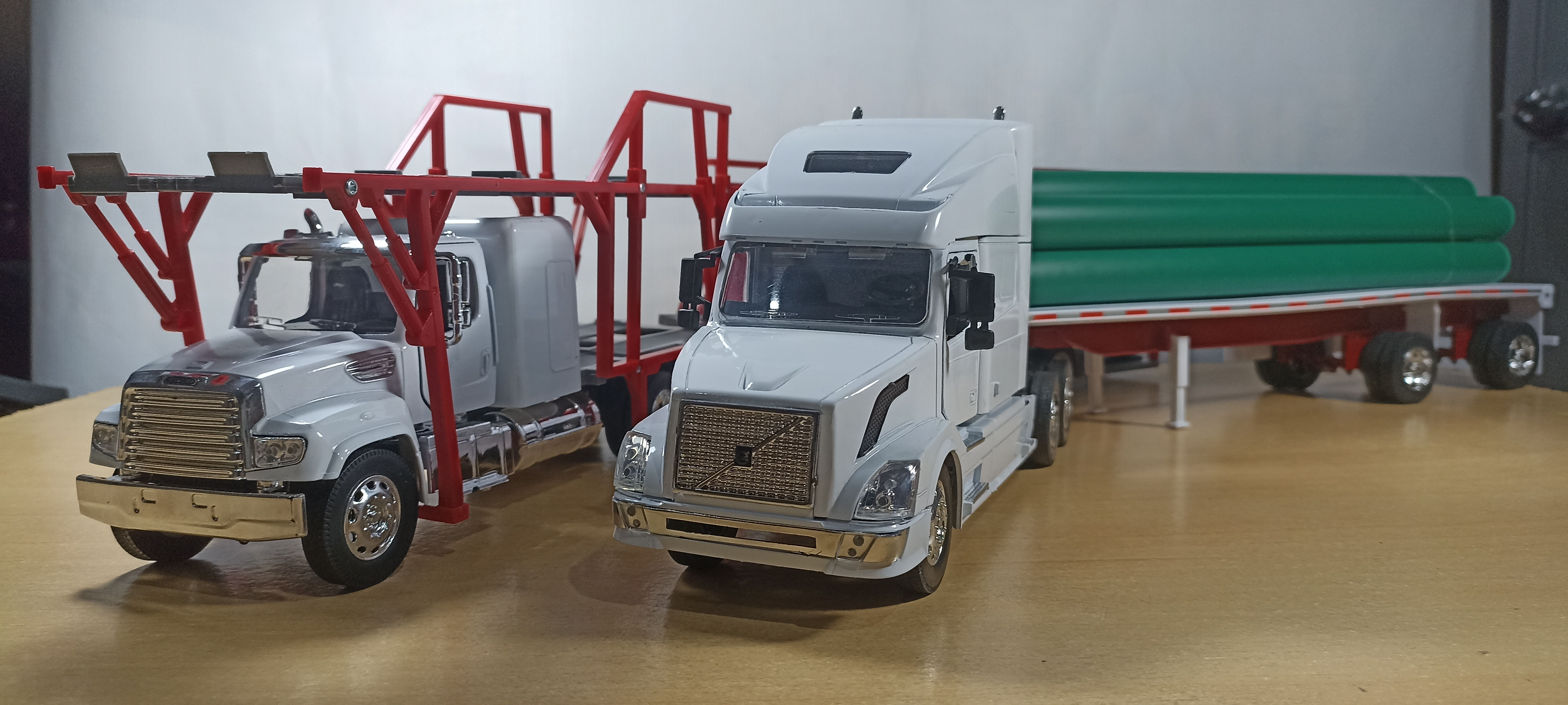 CAMION CIGÜEÑA O PORTACOCHES FREIGHTLINER 114 SD