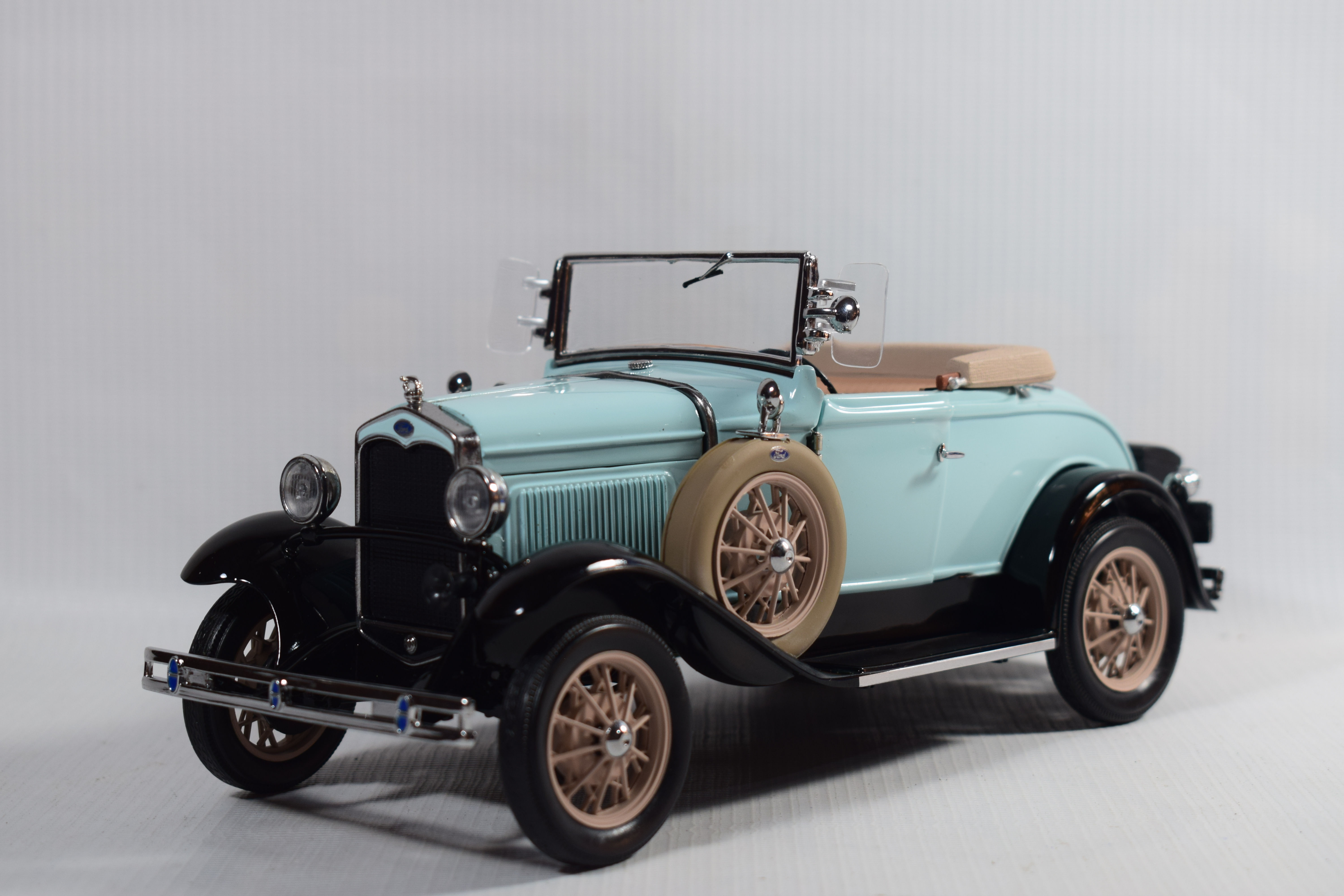 AUTO FORD ROADSTER 1931