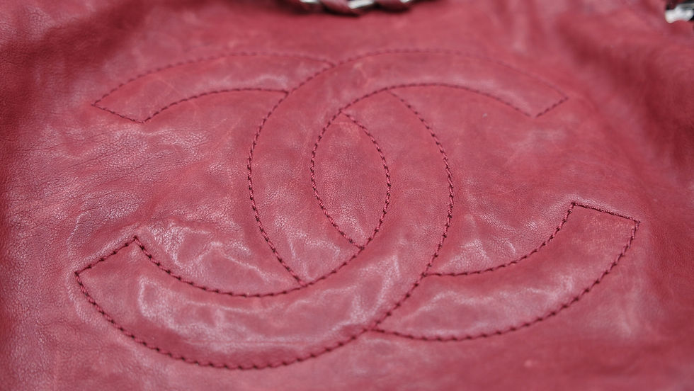 Thumbnail: Chanel Modern Chain Tote Calfskin East West Bordeaux
