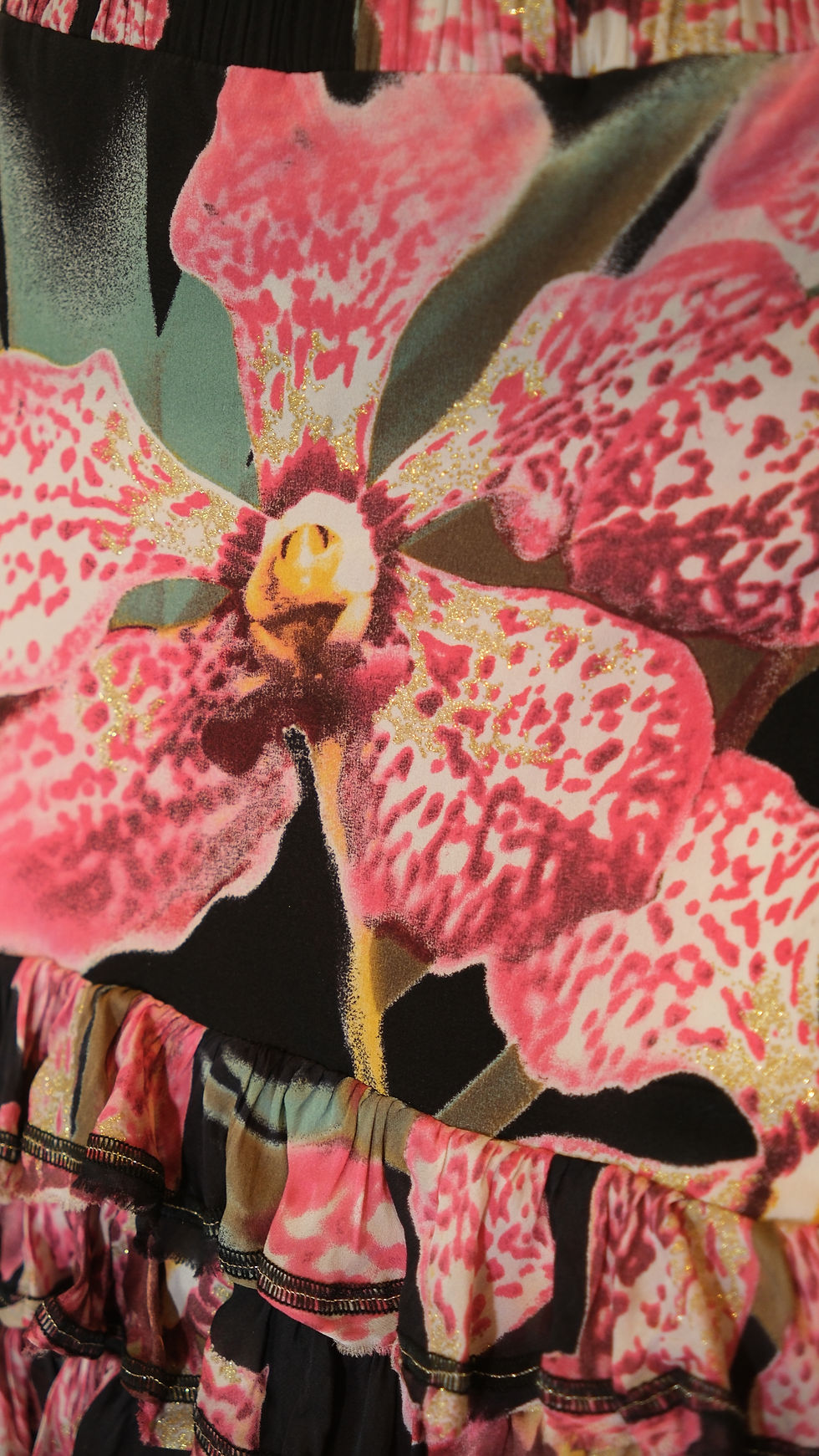 Thumbnail: Roberto Cavalli Fw2004 Floral Orchidée Black and Rose Silk Skirt