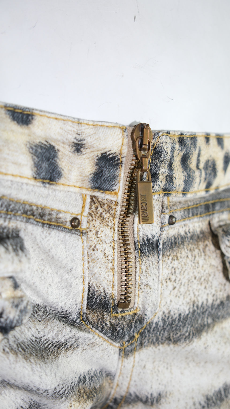 Thumbnail: Just Cavalli Animal Print 2 Pockets Capri Jeans