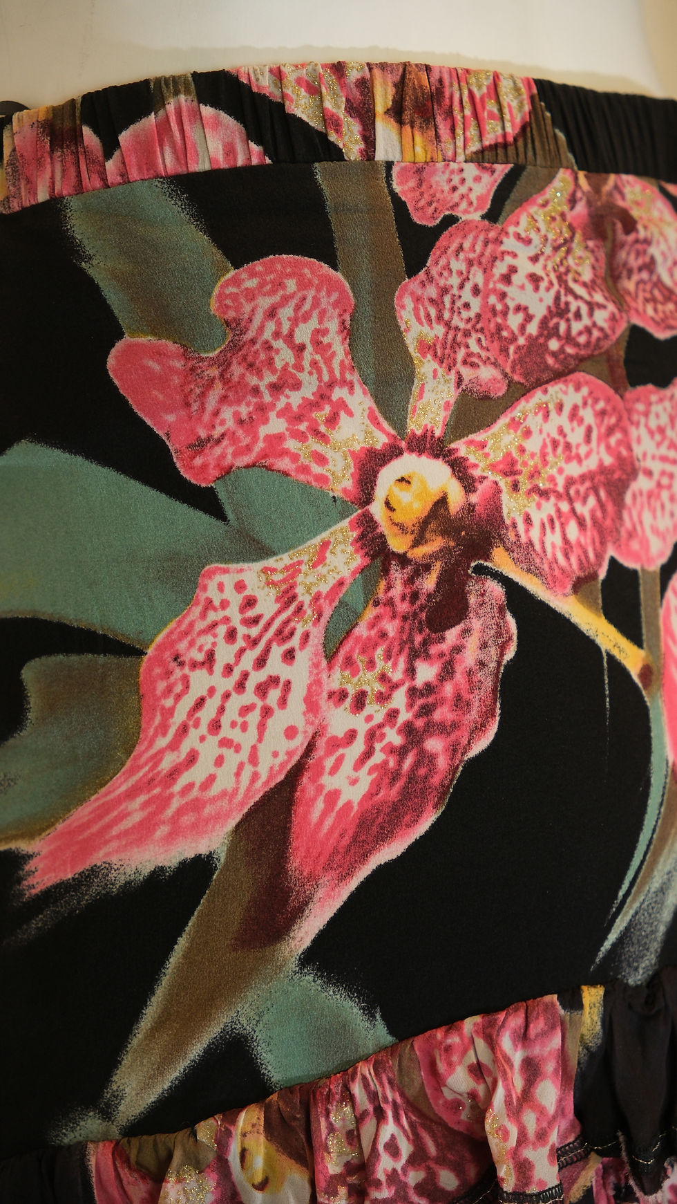 Thumbnail: Roberto Cavalli Fw2004 Floral Orchidée Black and Rose Silk Skirt