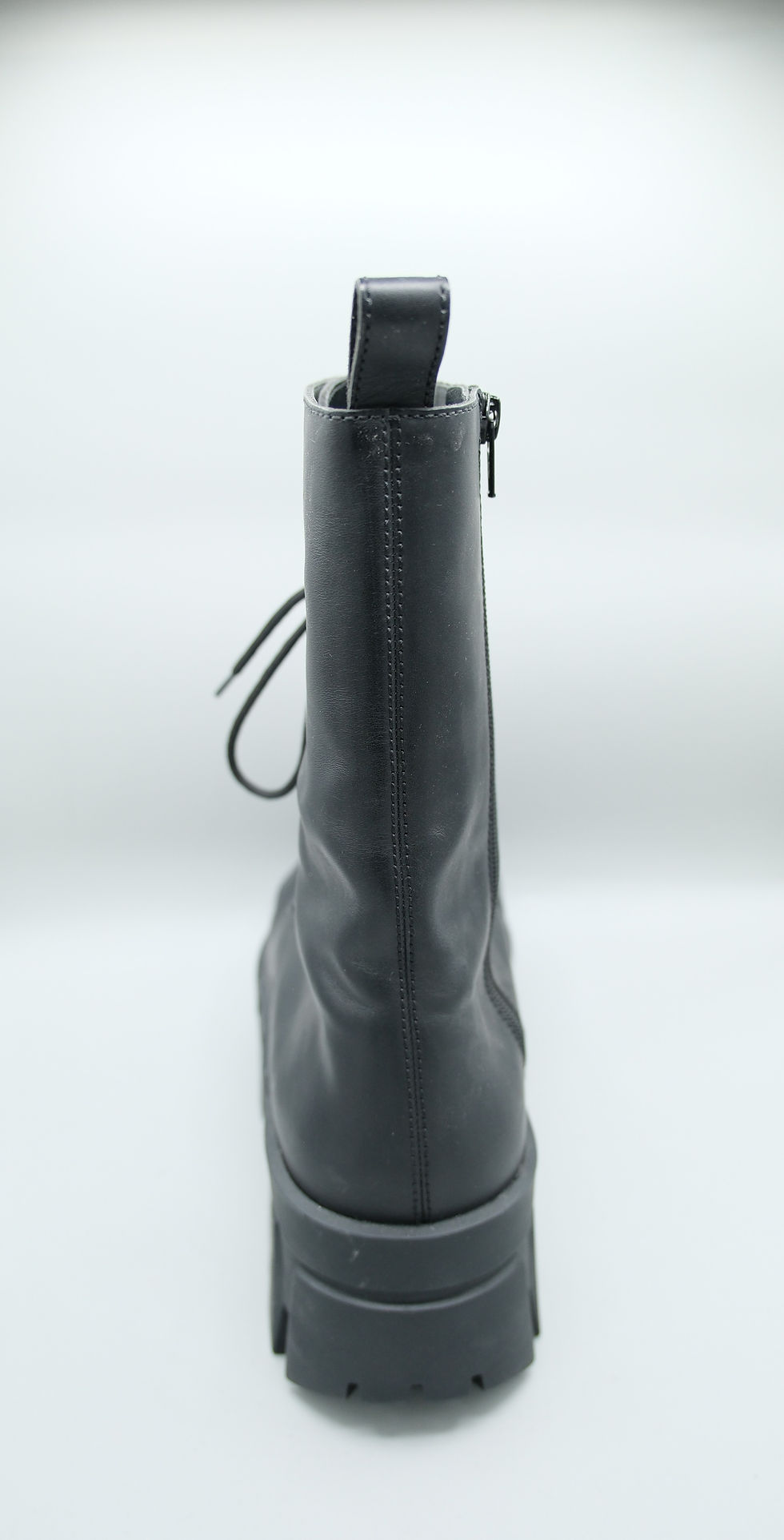 Thumbnail: Balenciaga Bulldozer Boots Classic Leather Ds