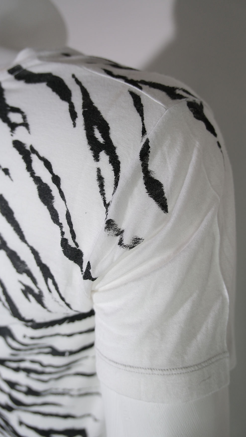Thumbnail: Saint Laurent Fw2013 Zebra Light Tee