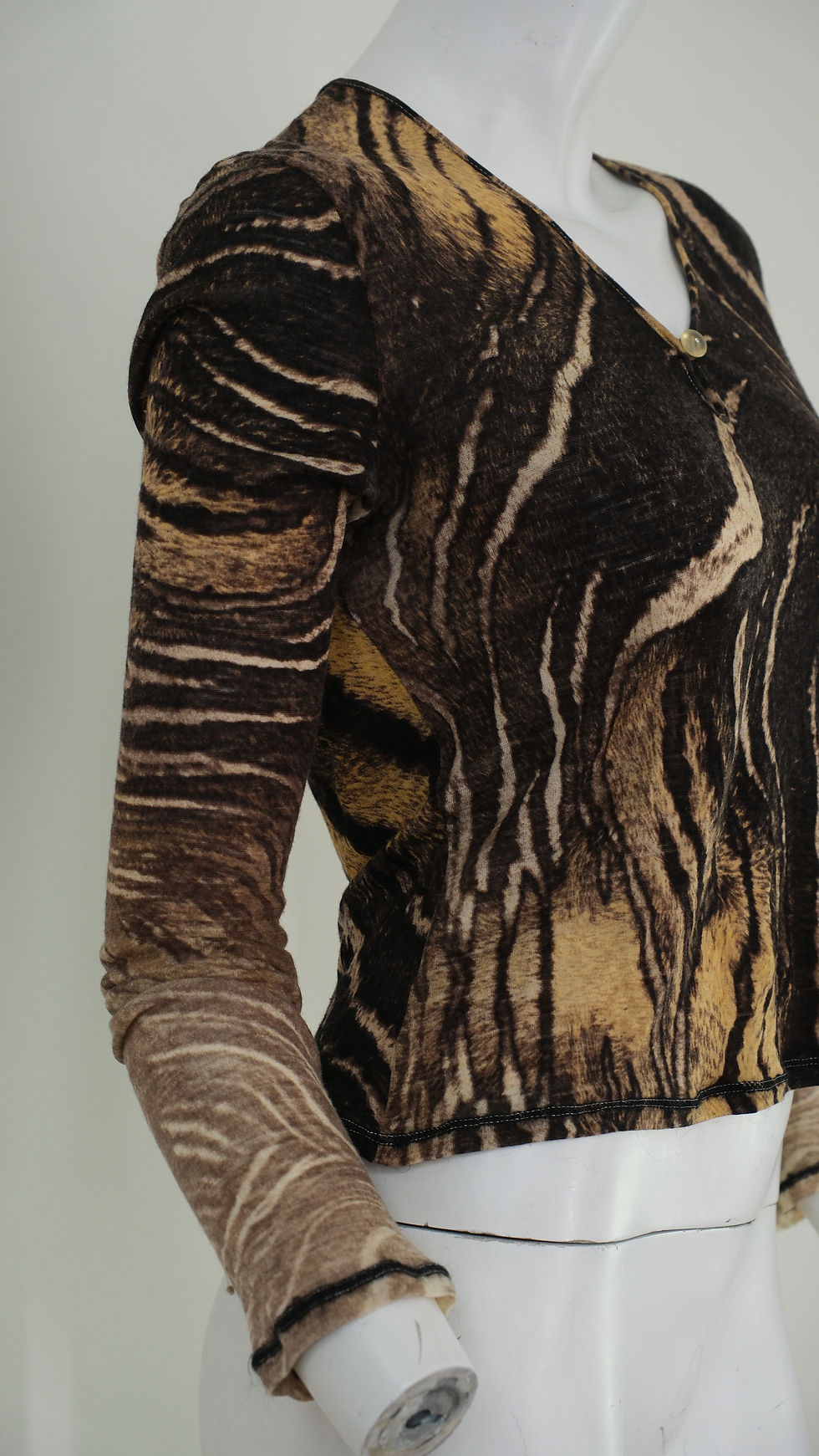 Thumbnail: Roberto Cavalli Class Animal Print Light Cardigan Buttons