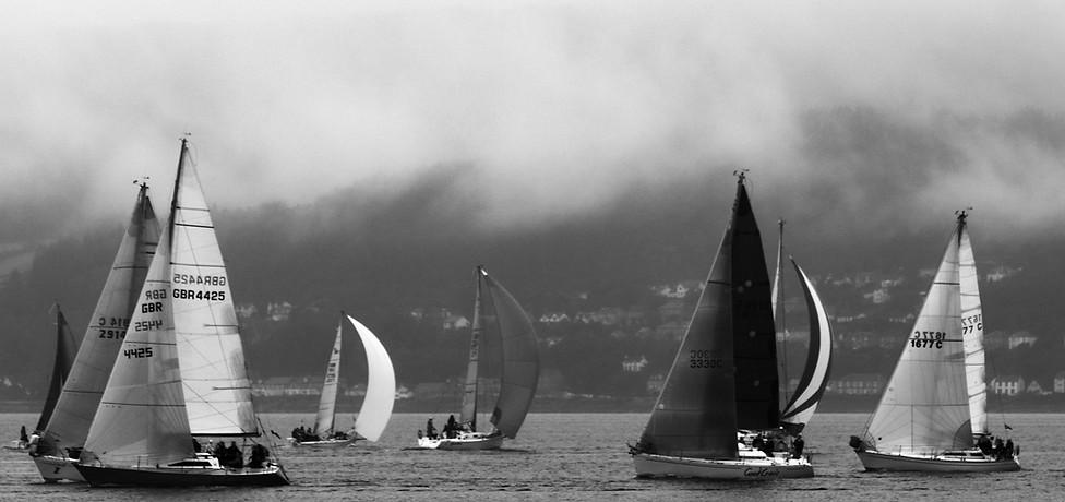 adventure-beach-black-and-white-boats-13
