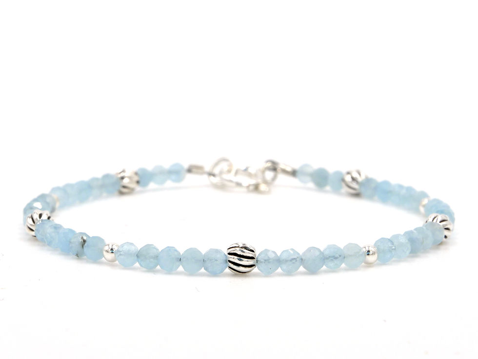 Bracelet artisanal bleu en pierres naturelles d'Aigue-marine (3mm)