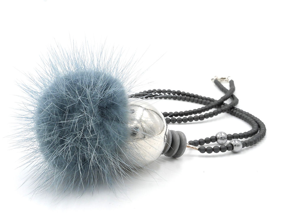 Détail sautoir en Hématite