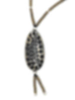 Détail sautoir en Hématite, pendentif en corne