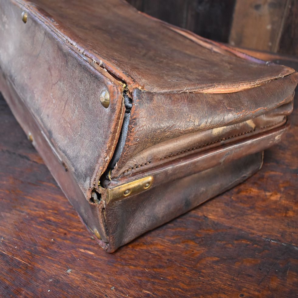 Thumbnail: Antique Hand Made Brown Leather Doctor's Gladstone Style Bag Travel Suitcase