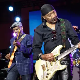 Billboard - Ernie Isley Receives Lifetime Achievement Award From Guitar Center Music Foundation