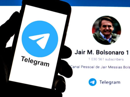 Los periodistas socialistas se entusiasman con la censura y generalizan por igual “el ultra derecha”