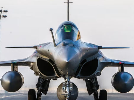 «Armas para todos» en un crecimiento exponencial de contratos. Algo huele mal: el Financial Times muestra una encuesta con un brutal crecimiento en los contratos en las empresas de defensa del mundo