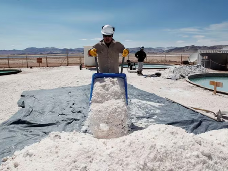 Litio: el poder que China fue acumulando estratégicamente y el rol de la Argentina como un país perteneciente al llamado "triángulo del titio". El papel de Joe Lowry conocido como "Mister Lithium"