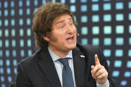 La neutralidad: es para antidemocráticos? Milei se ha moderado, mientras Massa “es Cristina de Irán”