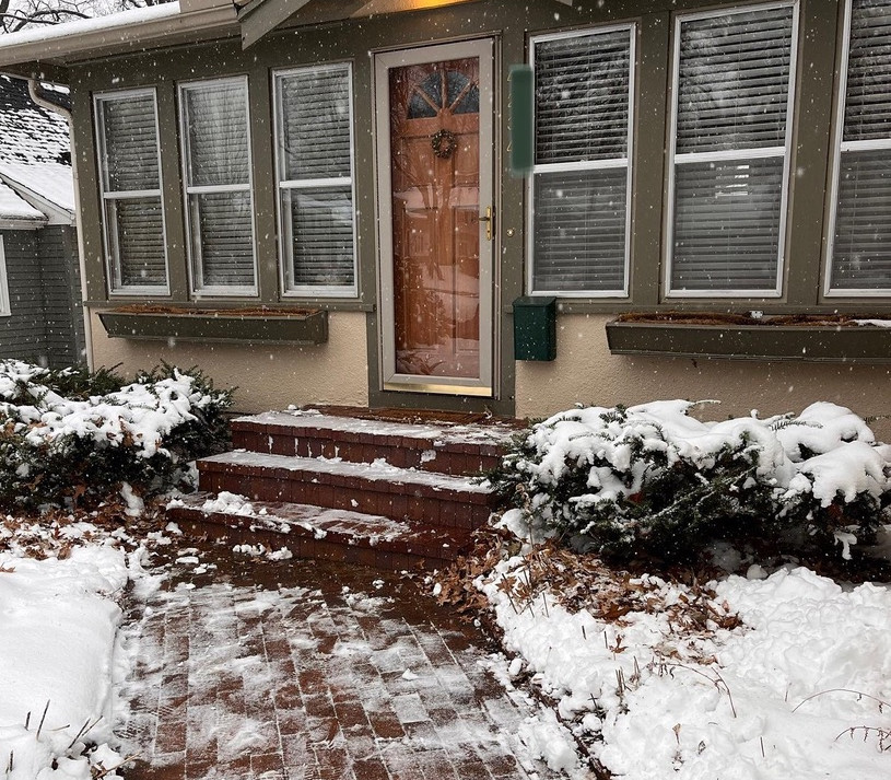 Cleared sidewalk.jpeg