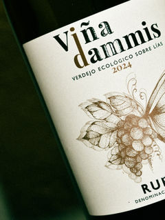 Botella de verdejo ecológico Viña Dammis elaborado en La Seca, DO Rueda