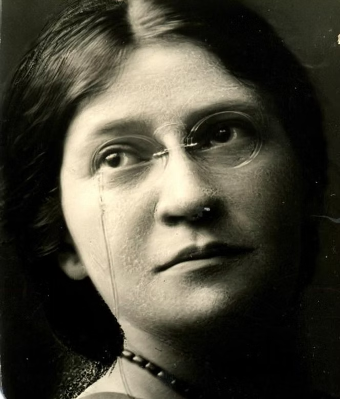 Early photo of Karpilove
