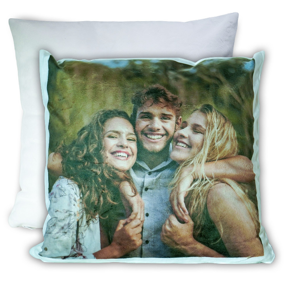 Kuschelkissen mit Foto von drei glücklichen Freunden